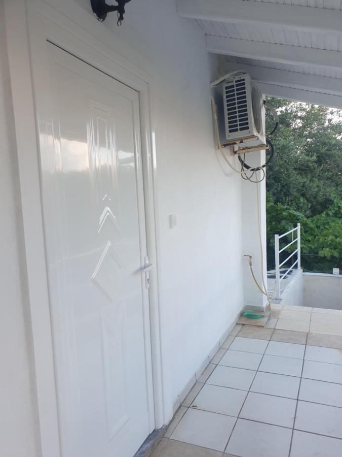 Hostal Rosemary House Sarandë Exterior foto