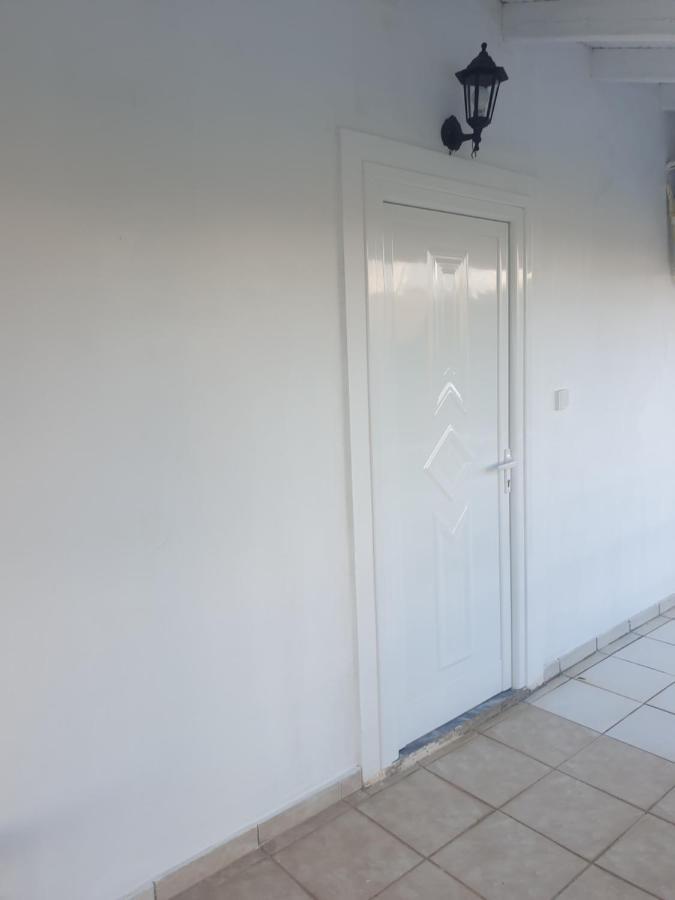 Hostal Rosemary House Sarandë Exterior foto