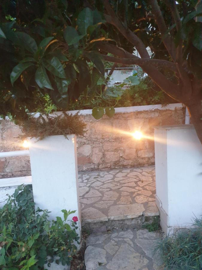 Hostal Rosemary House Sarandë Exterior foto