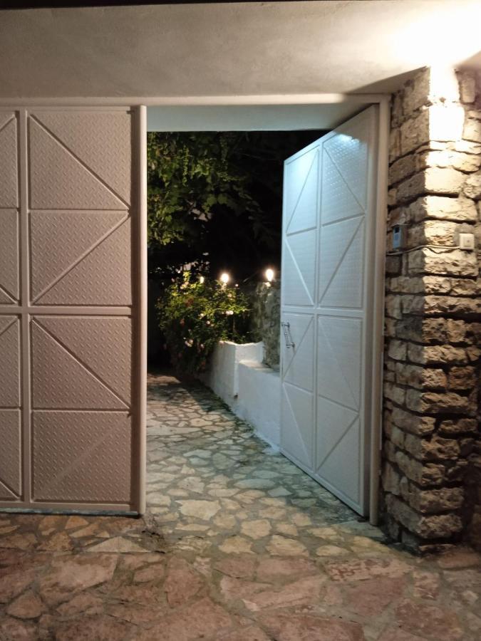 Hostal Rosemary House Sarandë Exterior foto